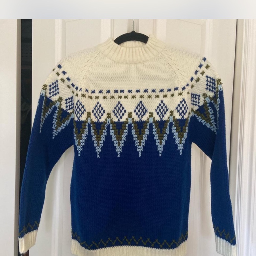 Blue and White Patterned Sweater
